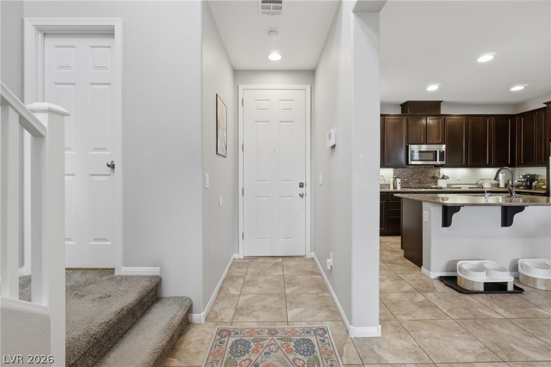 9145 Checkerboard Court Property Photo 14