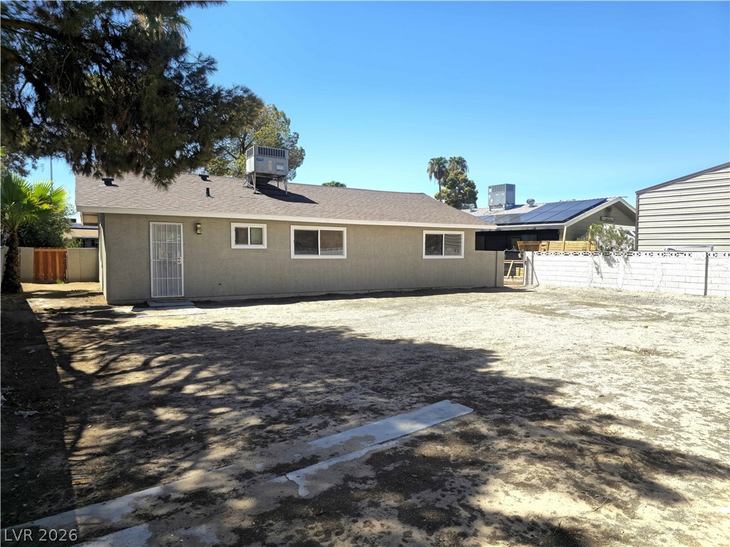 5230 Rou Circle Property Photo 13