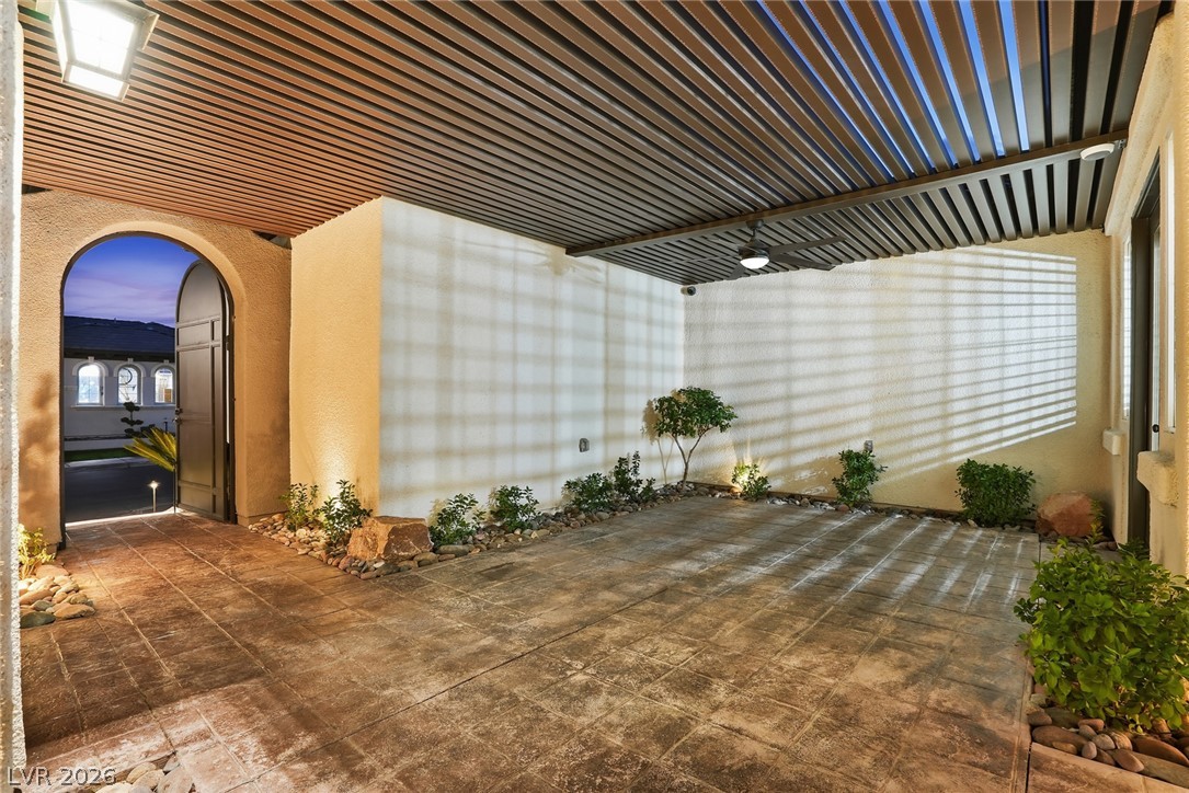 10820 Woodstream Court Property Photo 7