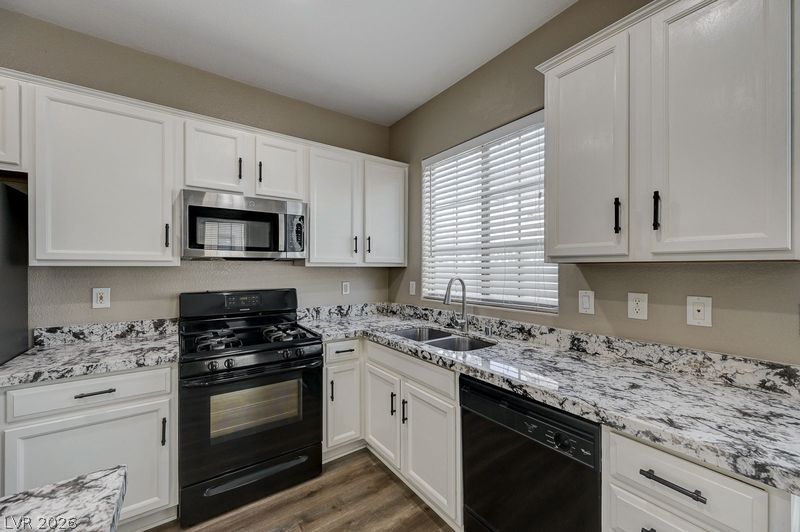 708 Cades Cove Avenue Property Photo 14