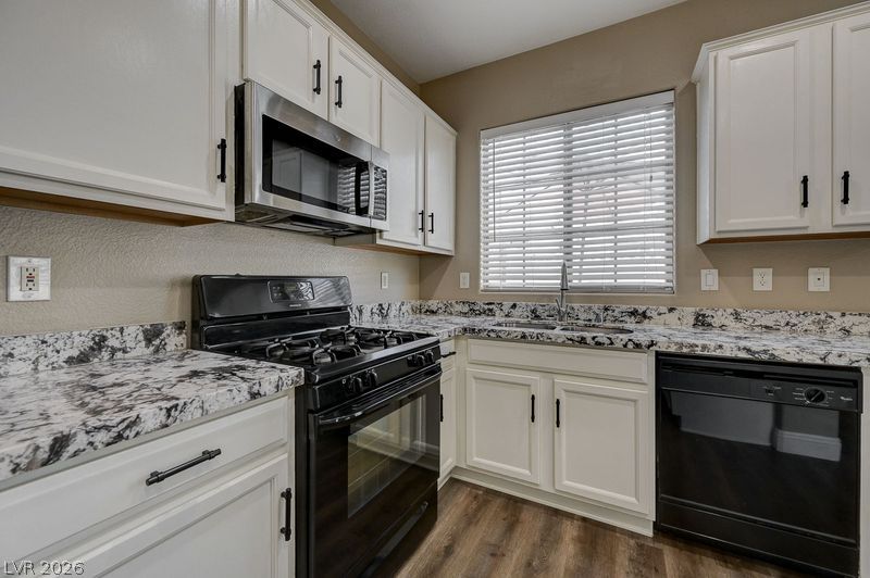 708 Cades Cove Avenue Property Photo 15