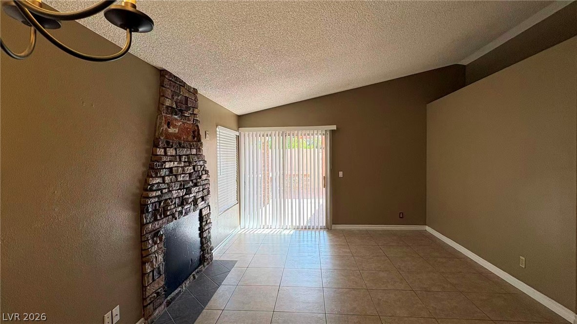 42 Quiet Desert Lane Property Photo 4