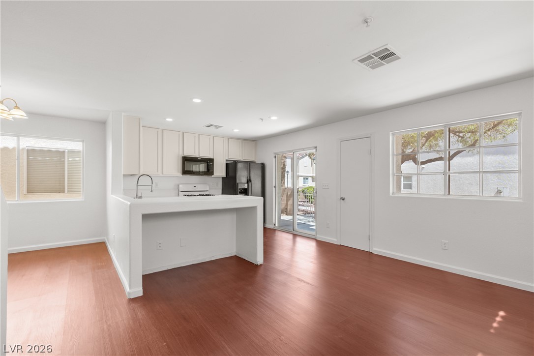 5730 Carmel Sand Street Property Photo 7