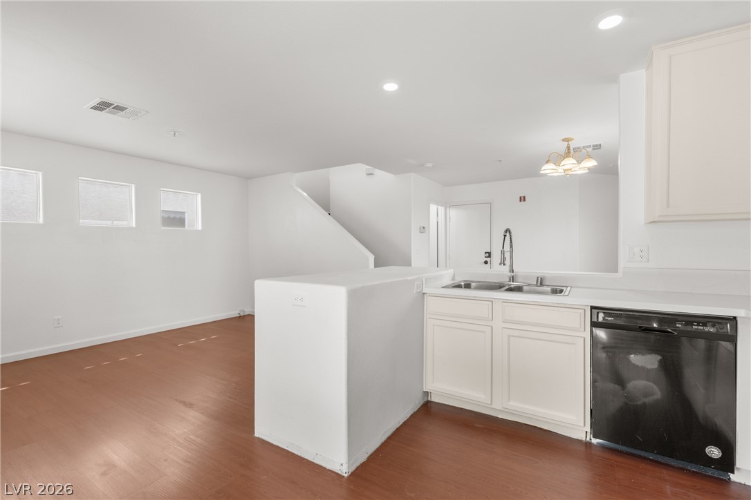 5730 Carmel Sand Street Property Photo 10