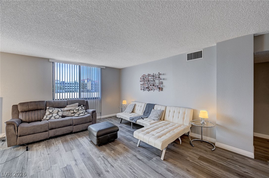 2812629 Property Photo 2