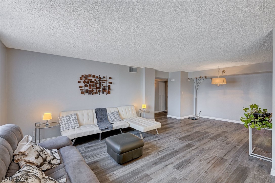 2812629 Property Photo 5