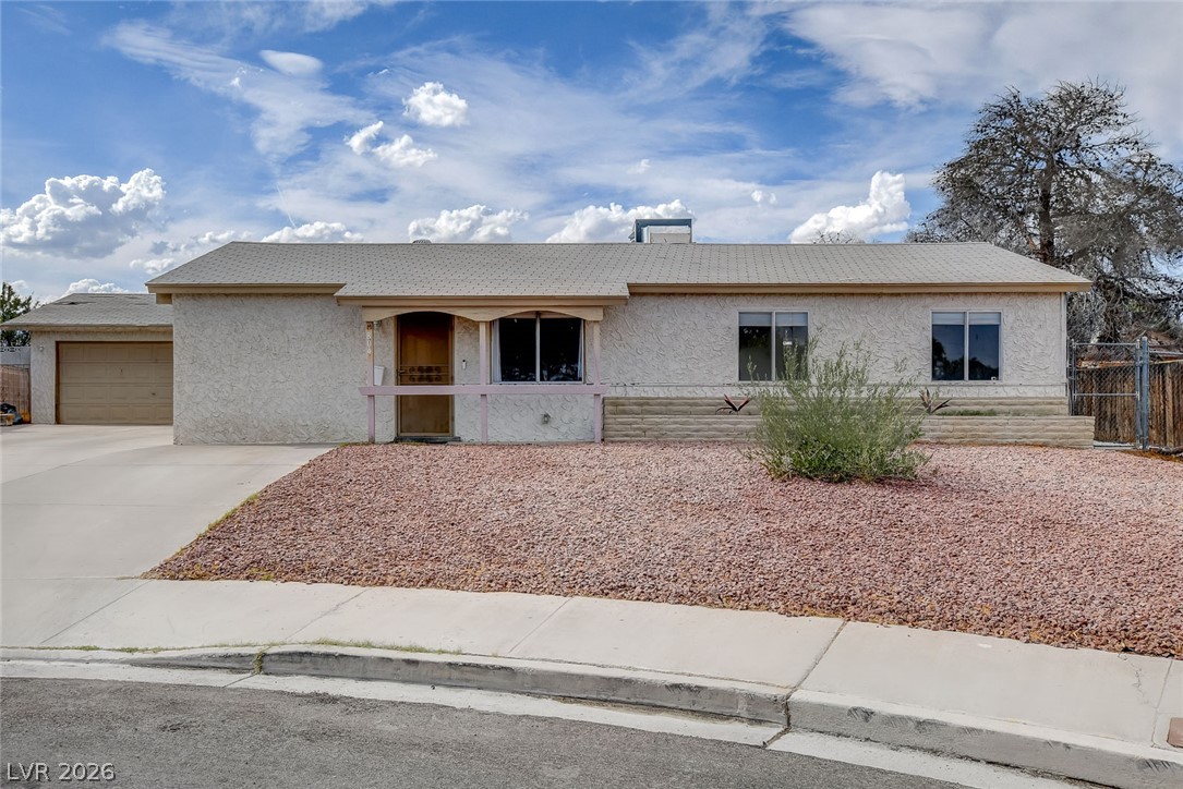 804 Larch Court Property Photo 1