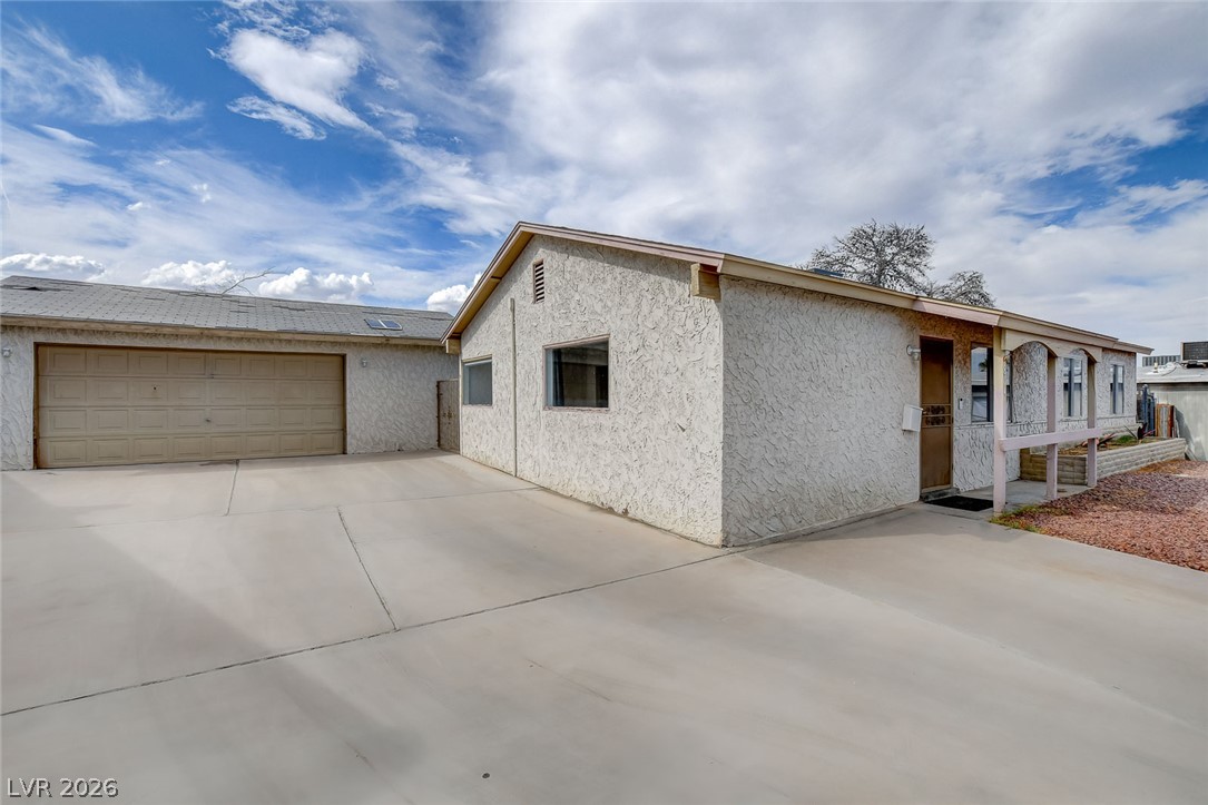 804 Larch Court Property Photo 4
