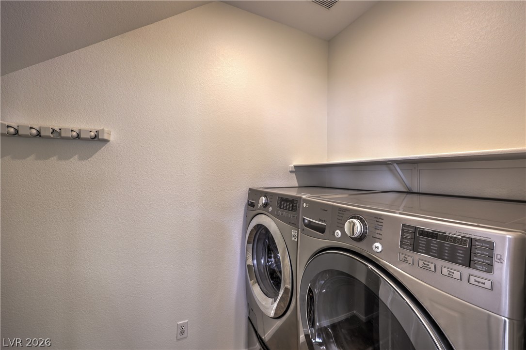 10008 Dusty Winds Avenue Property Photo 16