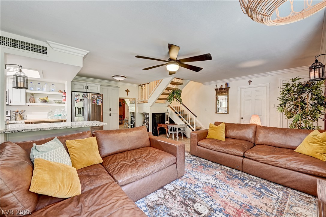 5889 Laredo Street Property Photo 10