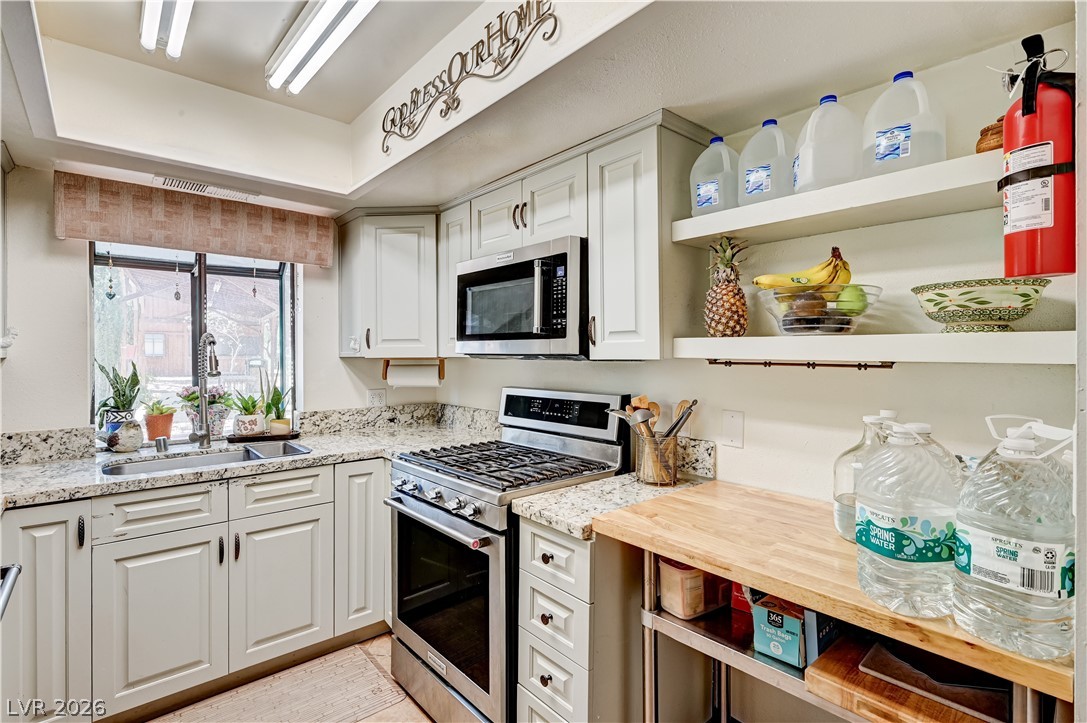 5889 Laredo Street Property Photo 14