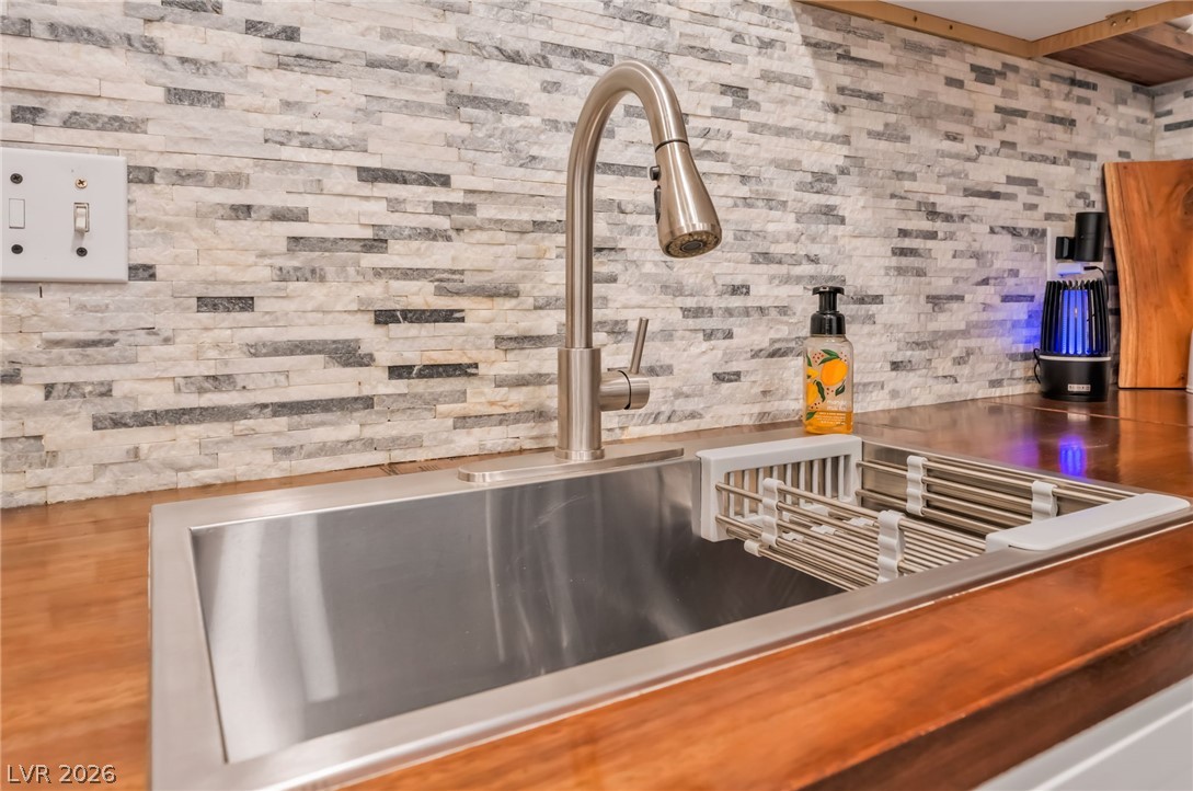 2207 Sleepy Court Property Photo 9