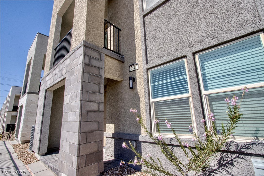 5642 Beguiling Falls Street Property Photo 2