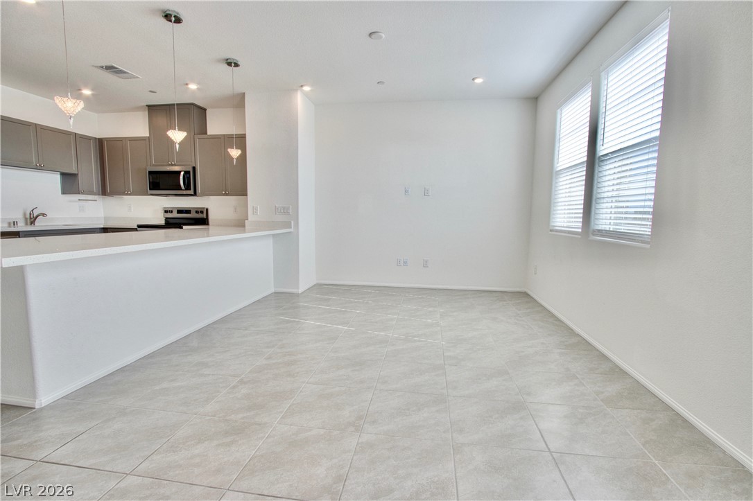 5642 Beguiling Falls Street Property Photo 6