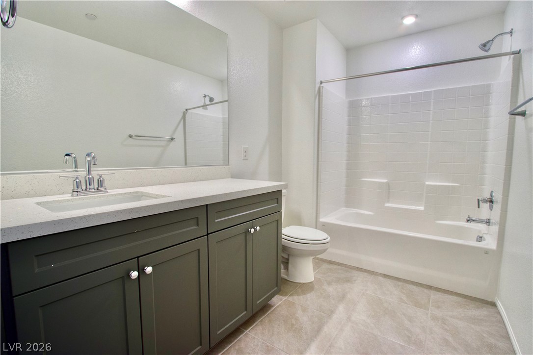 5642 Beguiling Falls Street Property Photo 16