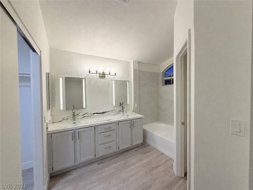 4233 Glass Lantern Drive Property Photo 10