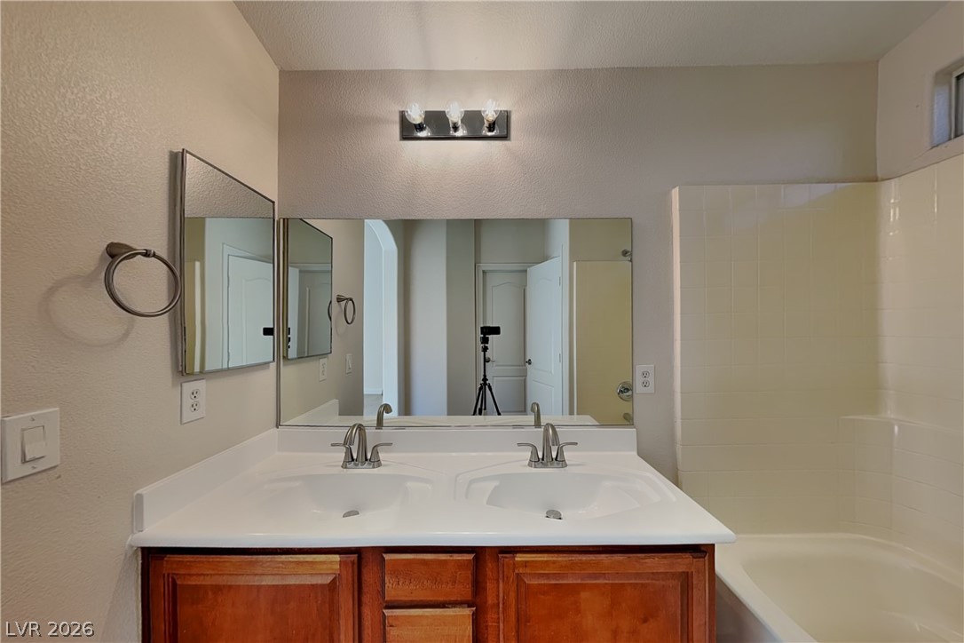 2759 Alderly Ridge Avenue Property Photo 7