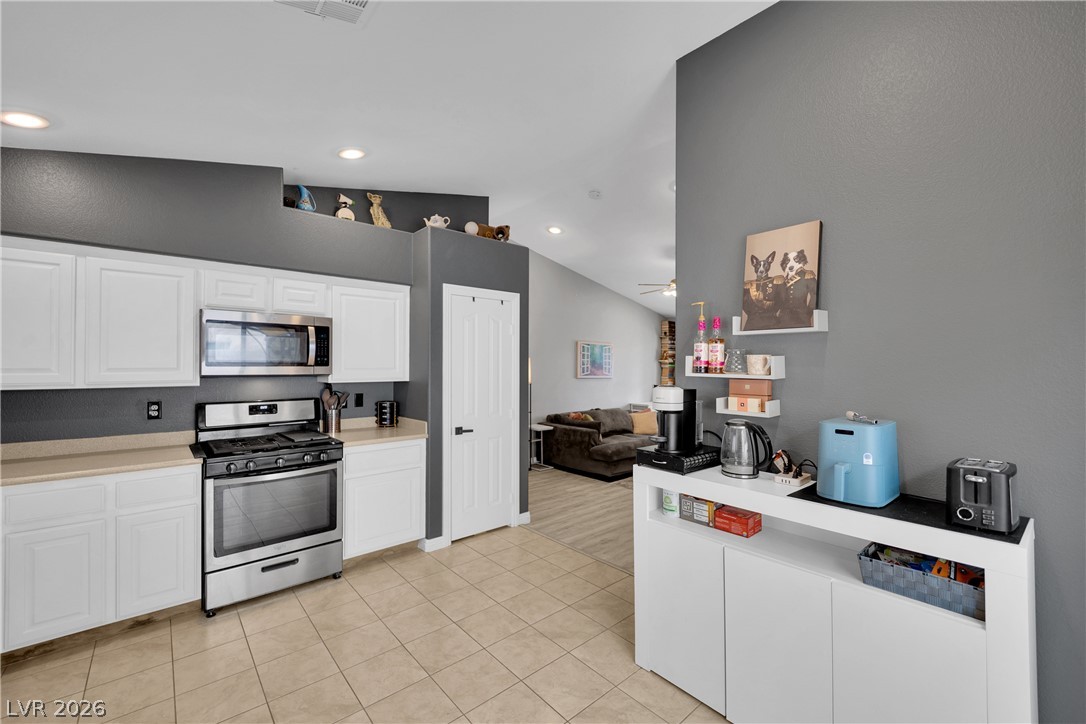 9305 Cranesbill Court Property Photo 10