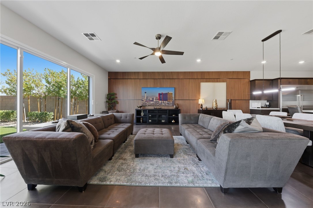 302 Shaded Canyon Drive Property Photo 18