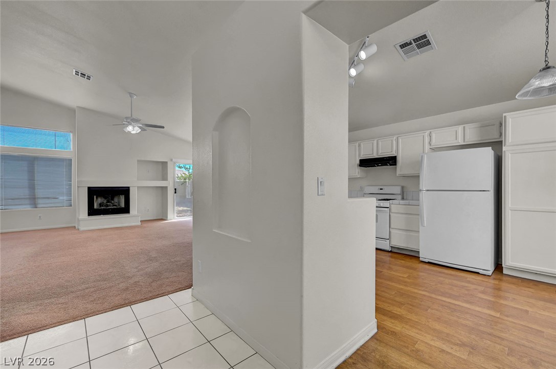 4321 Roaming Breeze Road Property Photo 4