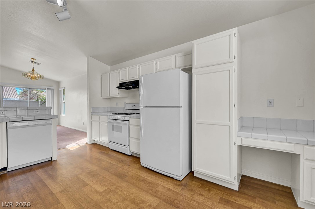 4321 Roaming Breeze Road Property Photo 11