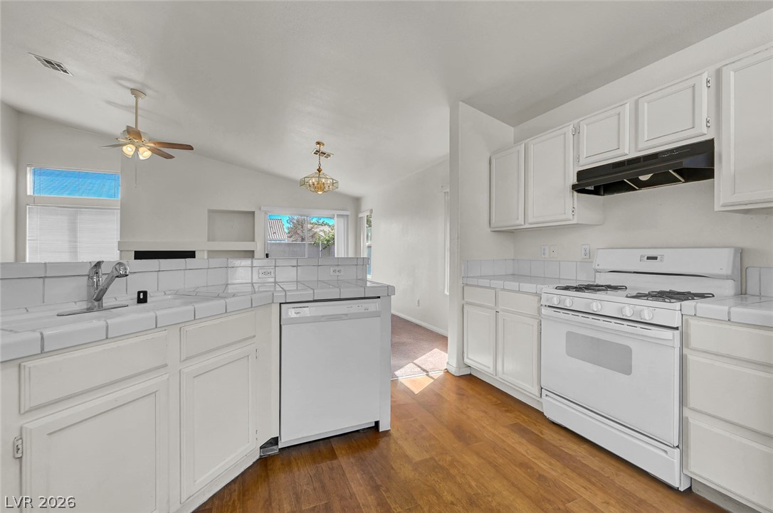 4321 Roaming Breeze Road Property Photo 12