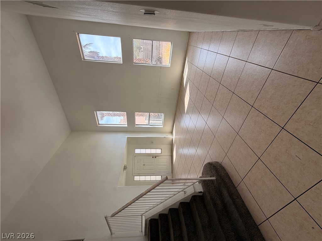 3301 Salmon Creek Drive Property Photo 5