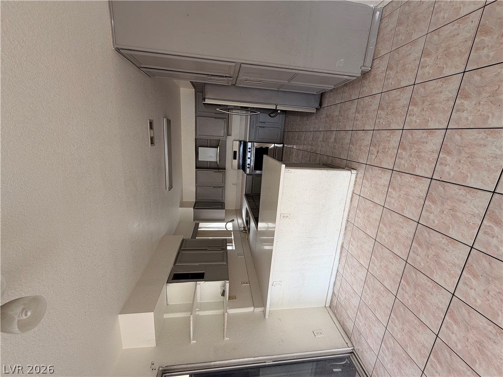 3301 Salmon Creek Drive Property Photo 11