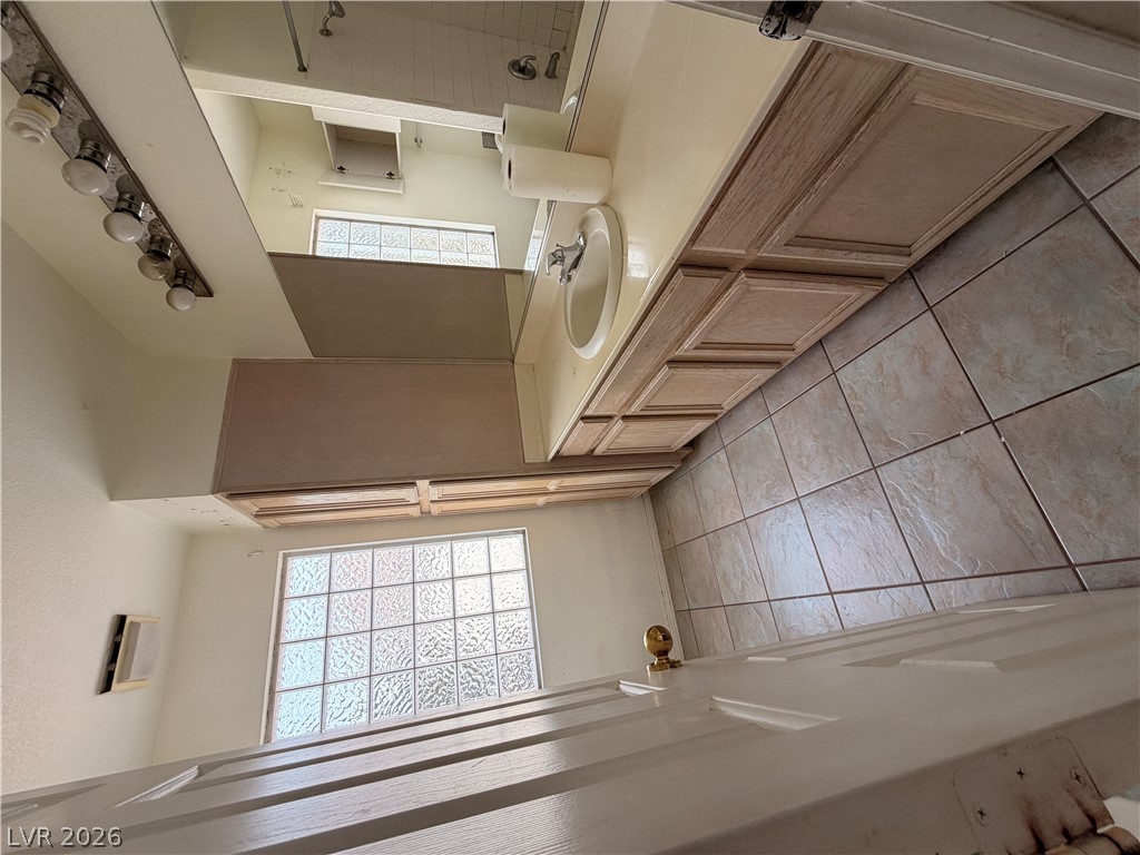 3301 Salmon Creek Drive Property Photo 21