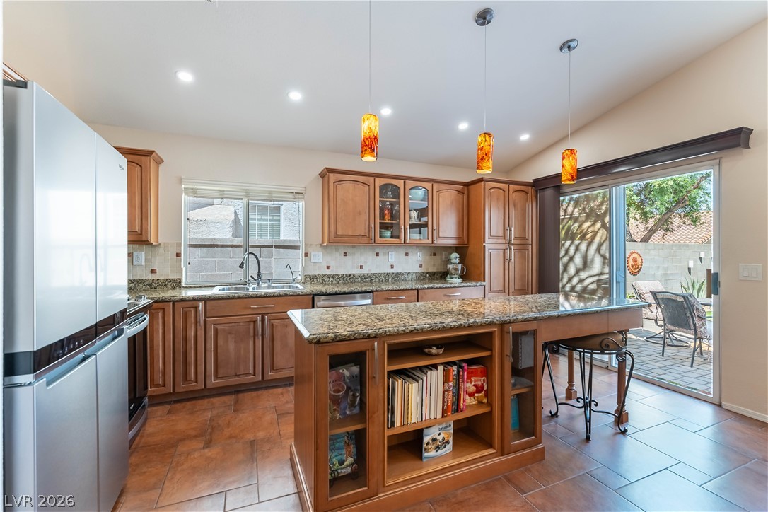 2408 Pebble Springs Court Property Photo 9