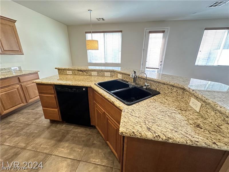545 Newberry Springs Drive Property Photo 8