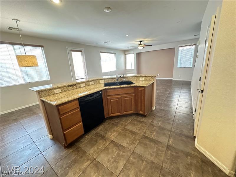 545 Newberry Springs Drive Property Photo 10