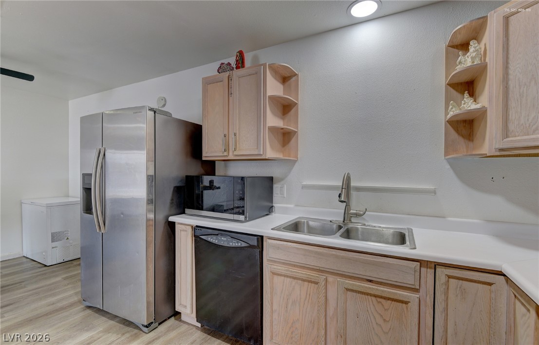 6500 Hill View Avenue Property Photo 7
