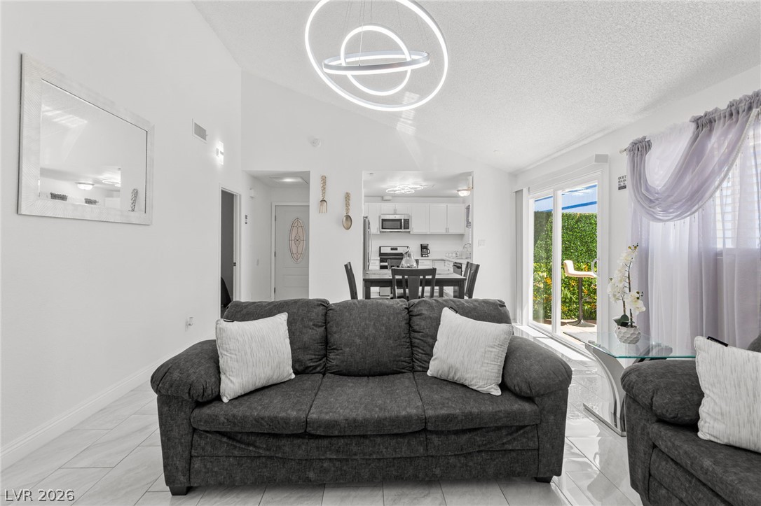 2316 El Cerrito Circle Property Photo 16