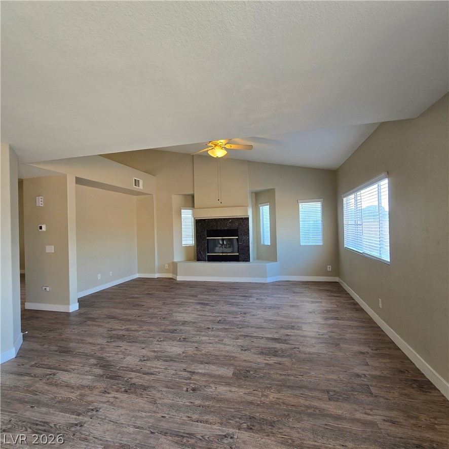 2506 Paradise Isle Avenue Property Photo 9