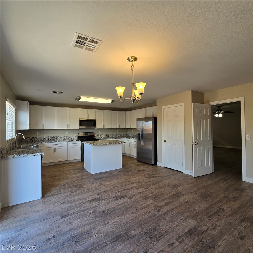 2506 Paradise Isle Avenue Property Photo 11