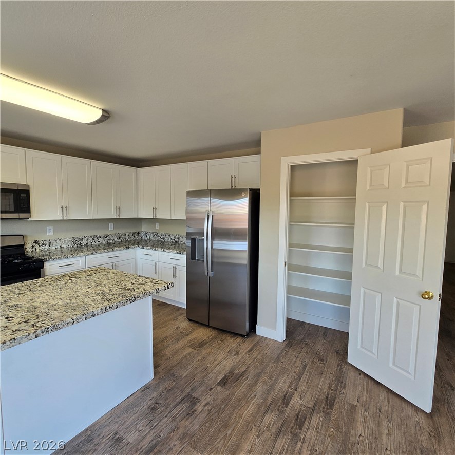 2506 Paradise Isle Avenue Property Photo 14
