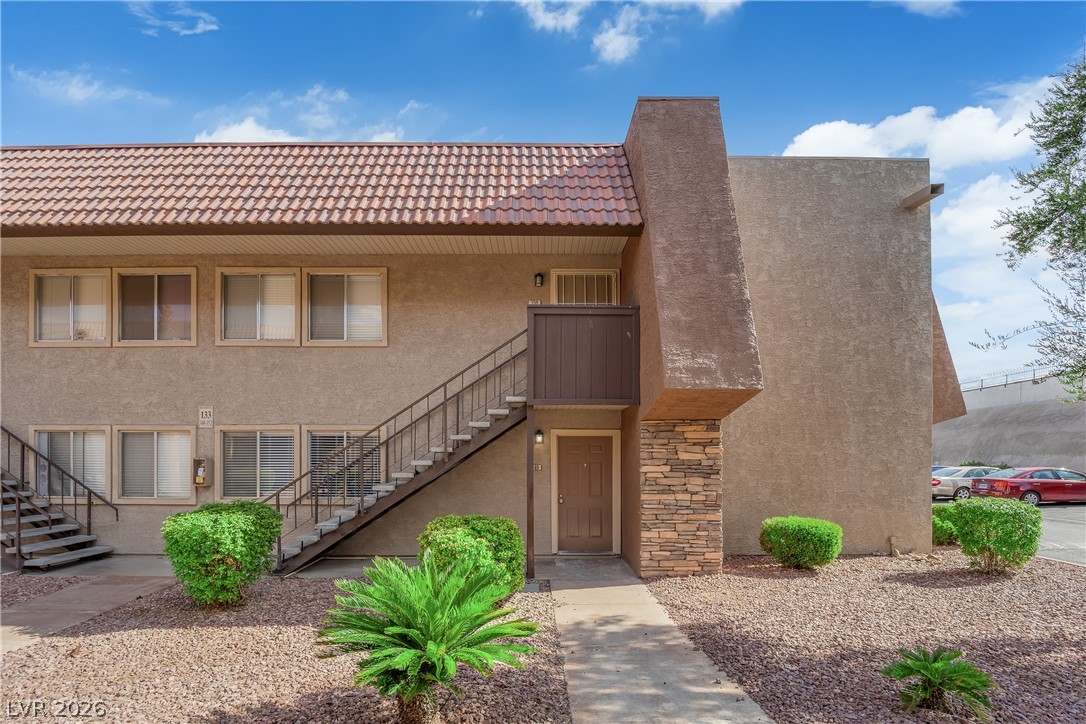 5386 River Glen Drive 349 Property Photo 1
