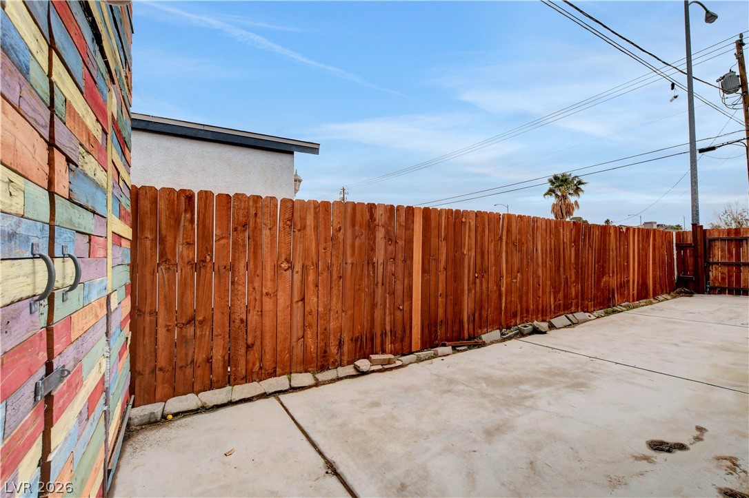 443 National Street Property Photo 58