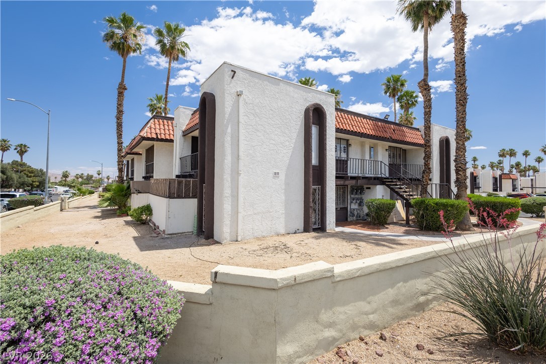 1405 Vegas Valley Drive 49 Property Photo 23