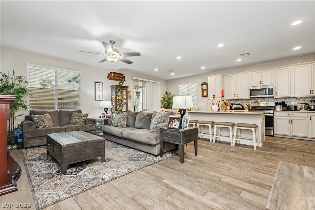 403 Stephen Clear Avenue Property Photo 6