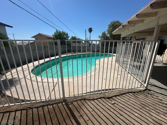 3322 South Pecos Road Property Photo 3