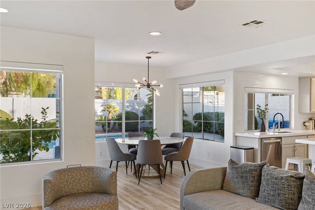 38 Diplomat Court Property Photo 4