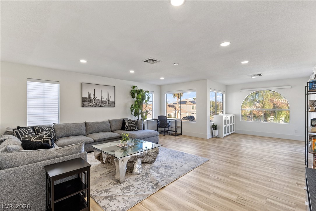 38 Diplomat Court Property Photo 13