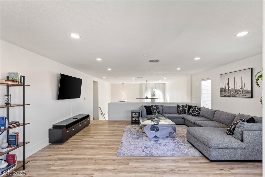 38 Diplomat Court Property Photo 14