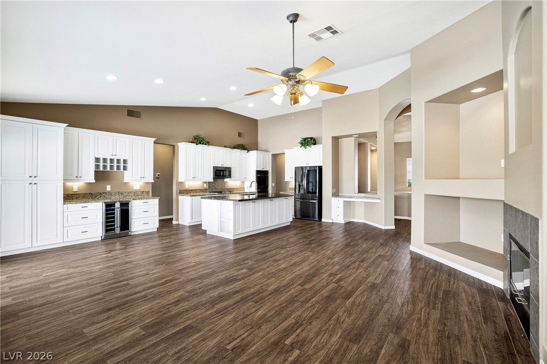 348 Quiet Harbor Drive Property Photo 8