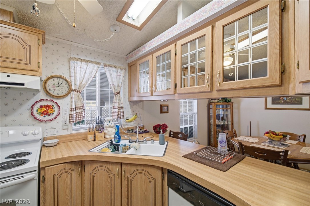 2430 Quebec Street Property Photo 15