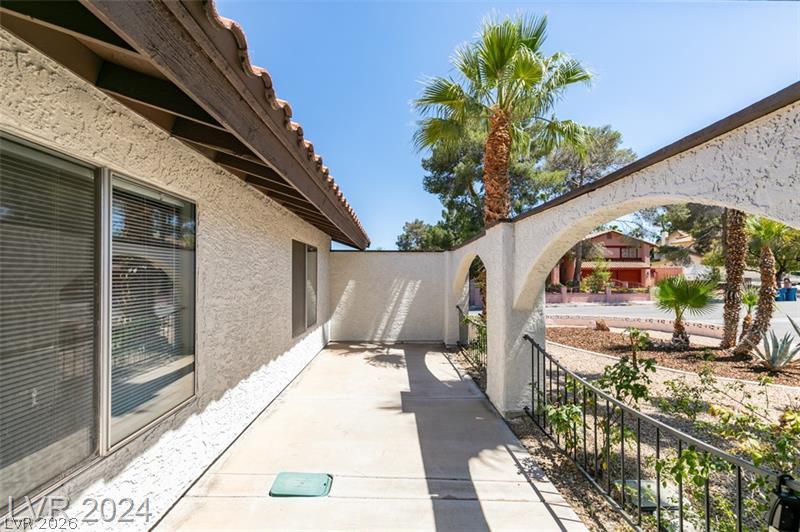 5532 Ramillete Road Property Photo 4
