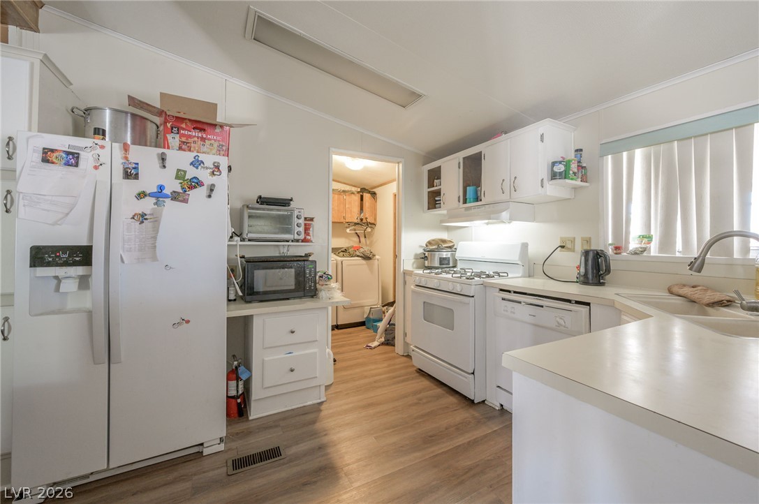 1731 Esquina Street Property Photo 6