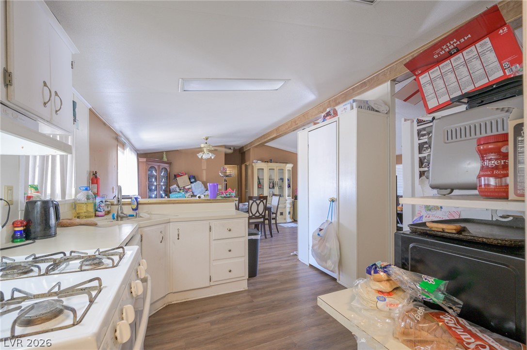 1731 Esquina Street Property Photo 7